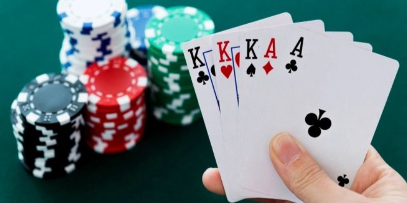 Tá lả miền Nam là một biến thể của Phỏm
